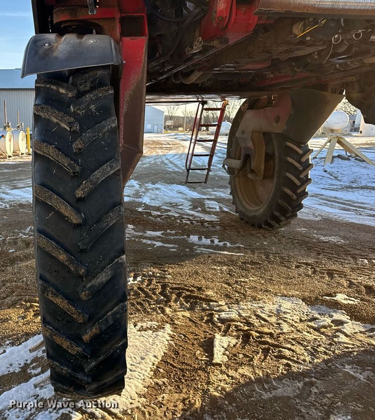 image for item OG9762 2014 Miller Nitro 5240 sprayer