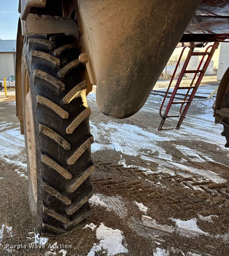 image for item OG9762 2014 Miller Nitro 5240 sprayer