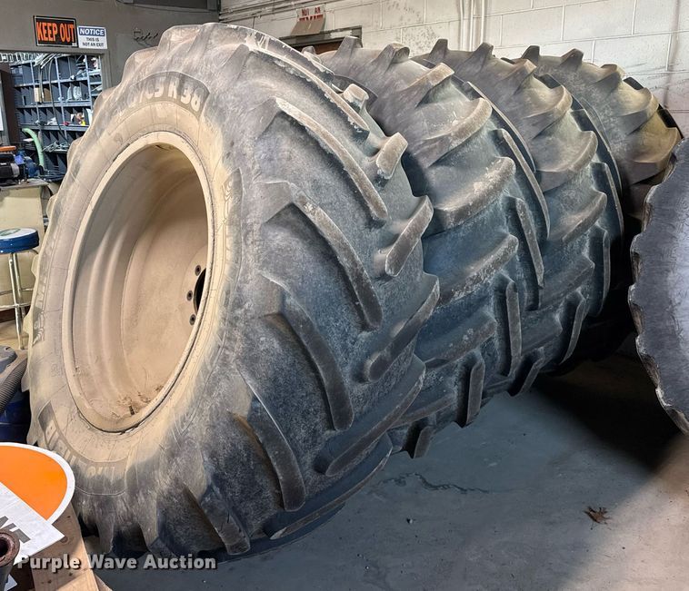 image for item OG9762 2014 Miller Nitro 5240 sprayer