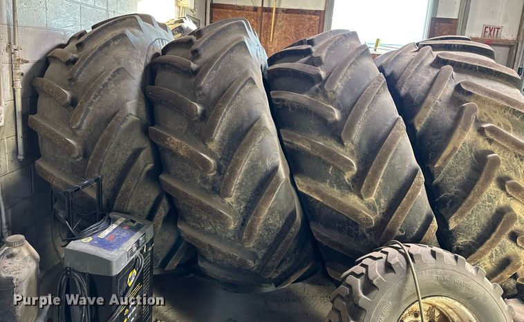 image for item OG9762 2014 Miller Nitro 5240 sprayer