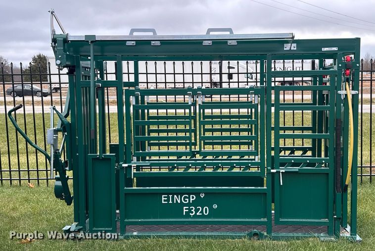 image for item OJ9269 EINGP F320 livestock squeeze chute