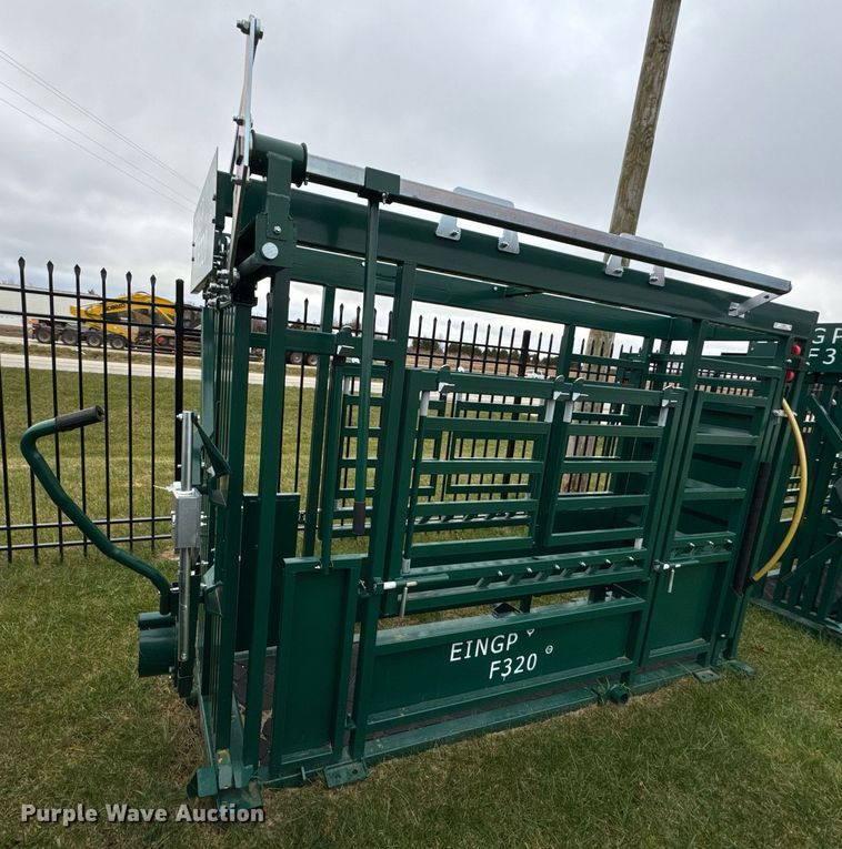 image for item OJ9269 EINGP F320 livestock squeeze chute