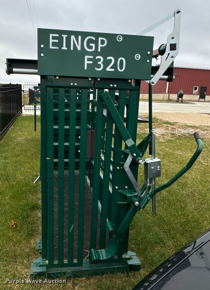 image for item OJ9269 EINGP F320 livestock squeeze chute