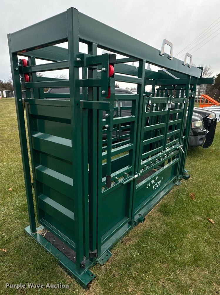 image for item OJ9269 EINGP F320 livestock squeeze chute
