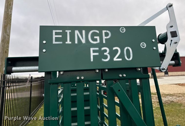 image for item OJ9269 EINGP F320 livestock squeeze chute