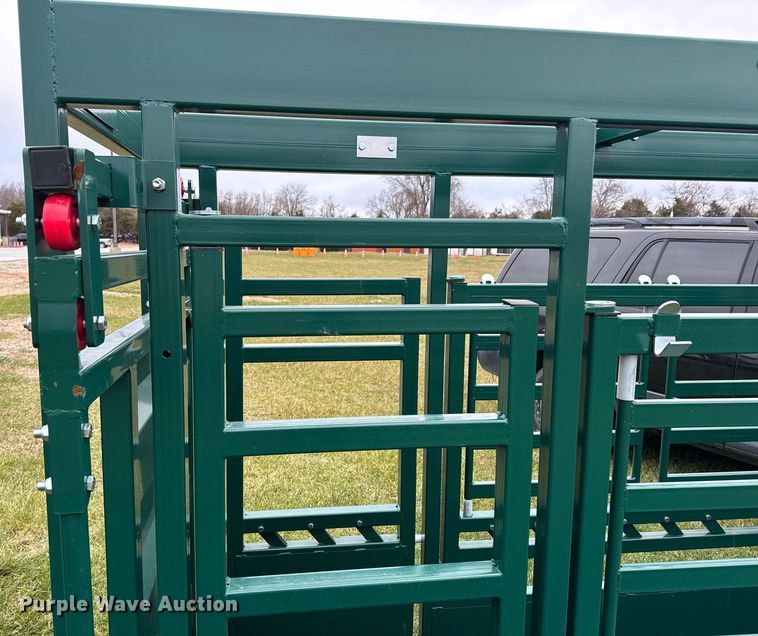 image for item OJ9269 EINGP F320 livestock squeeze chute