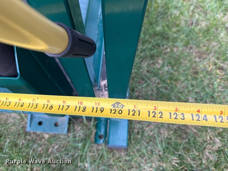 image for item OJ9269 EINGP F320 livestock squeeze chute