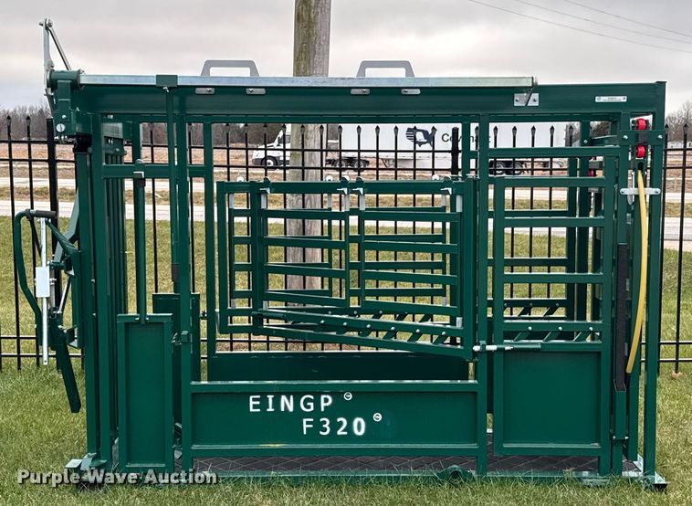 image for item OJ9270 EINGP F320 livestock squeeze chute