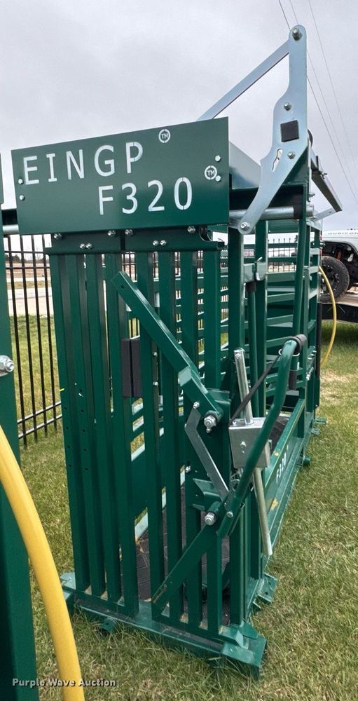 image for item OJ9270 EINGP F320 livestock squeeze chute