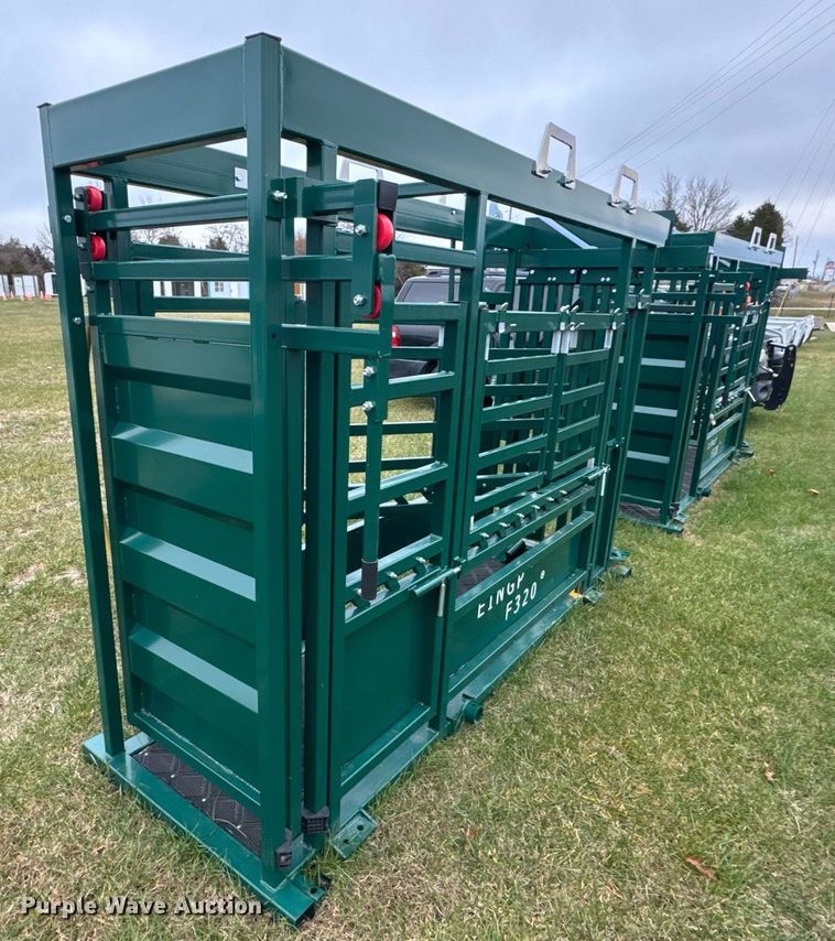 image for item OJ9270 EINGP F320 livestock squeeze chute