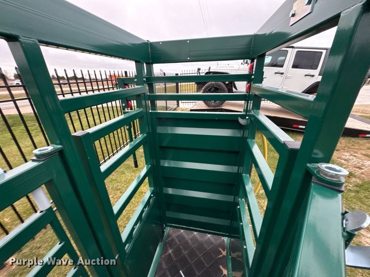 image for item OJ9270 EINGP F320 livestock squeeze chute