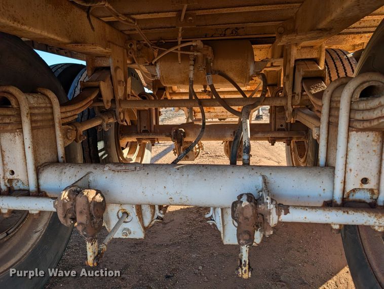 image for item ZA0516 1976 Timpte grain trailer