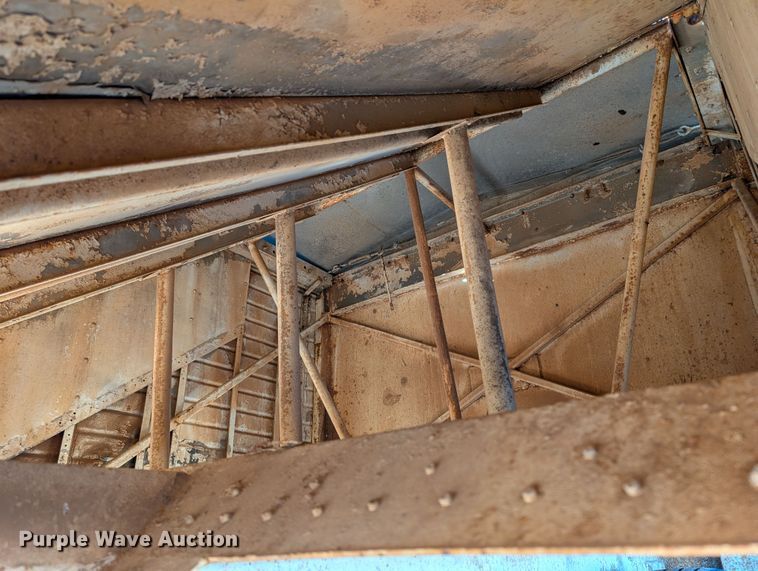 image for item ZA0516 1976 Timpte grain trailer