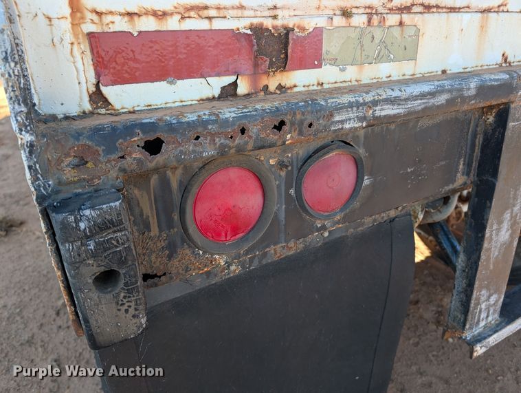 image for item ZA0516 1976 Timpte grain trailer