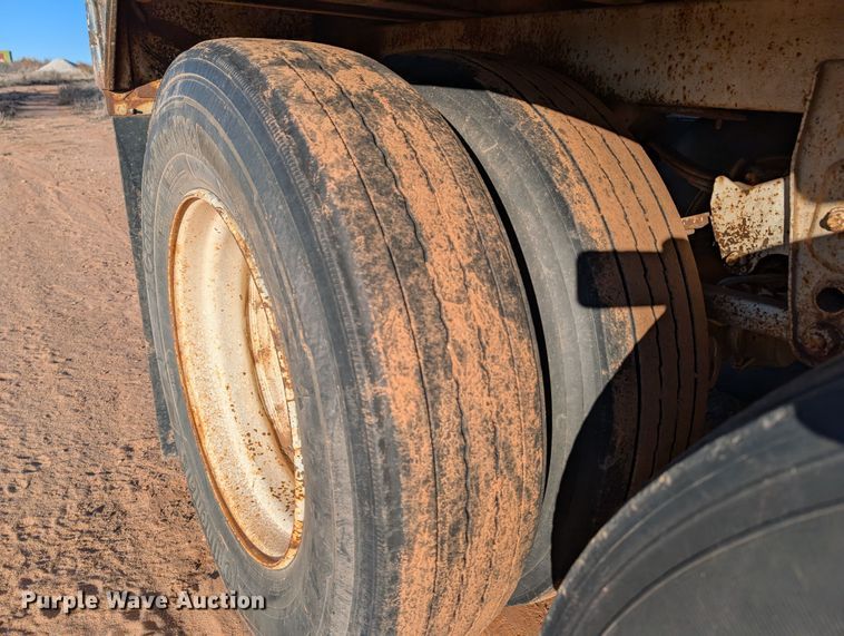 image for item ZA0516 1976 Timpte grain trailer