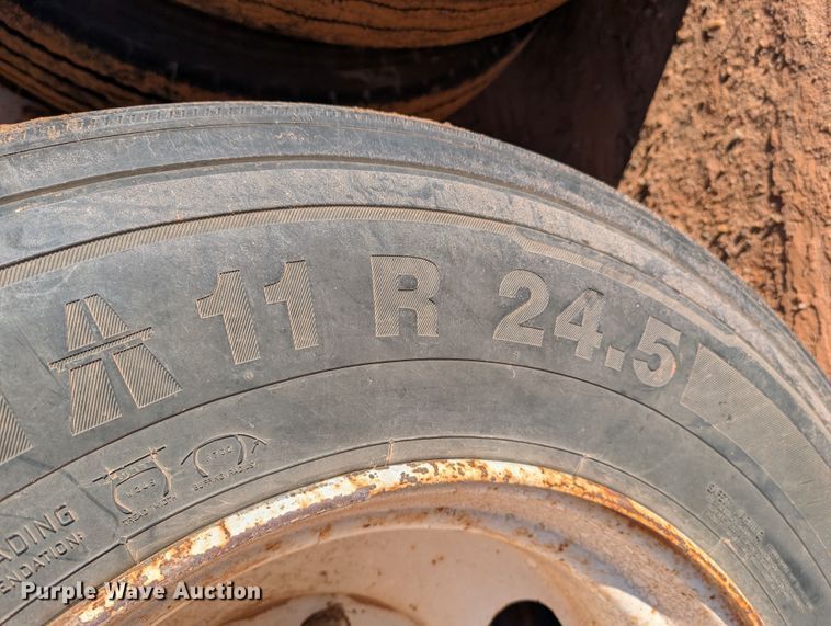 image for item ZA0516 1976 Timpte grain trailer