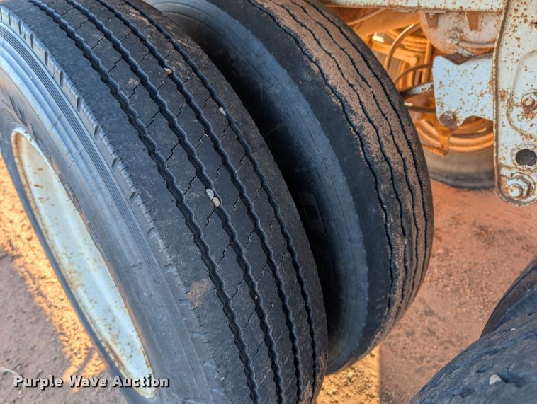 image for item ZA0516 1976 Timpte grain trailer