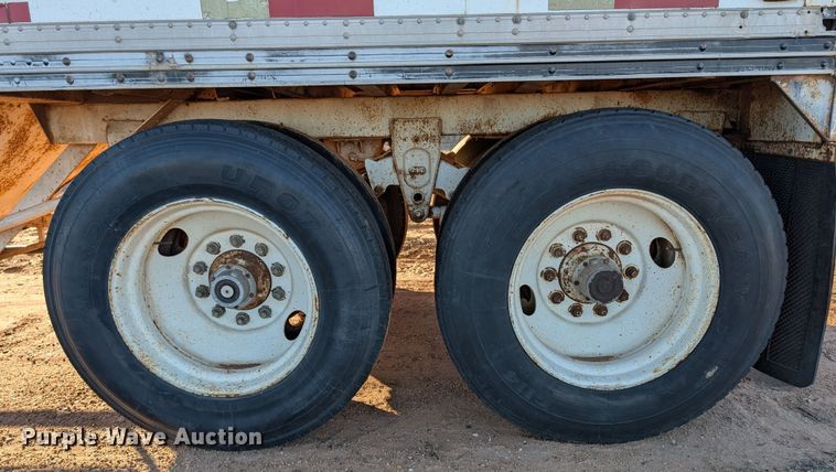 image for item ZA0516 1976 Timpte grain trailer