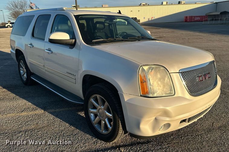 image for item DF8439 2012 GMC Yukon Denali SUV