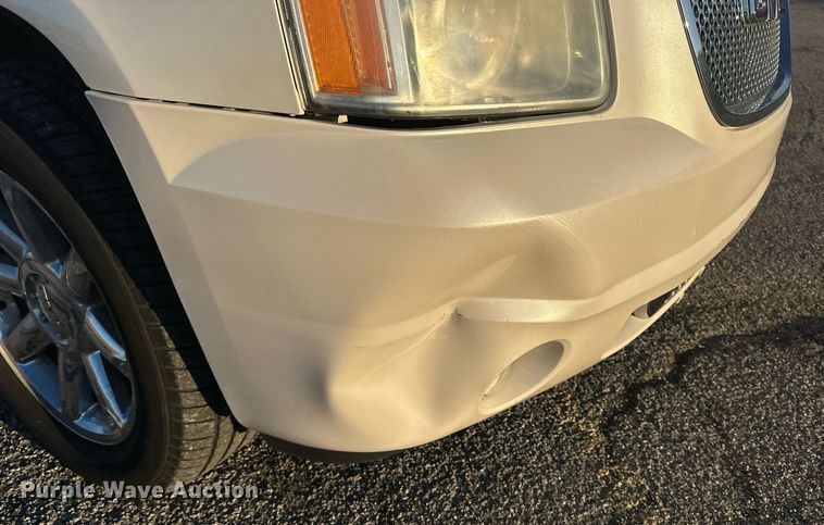 image for item DF8439 2012 GMC Yukon Denali SUV