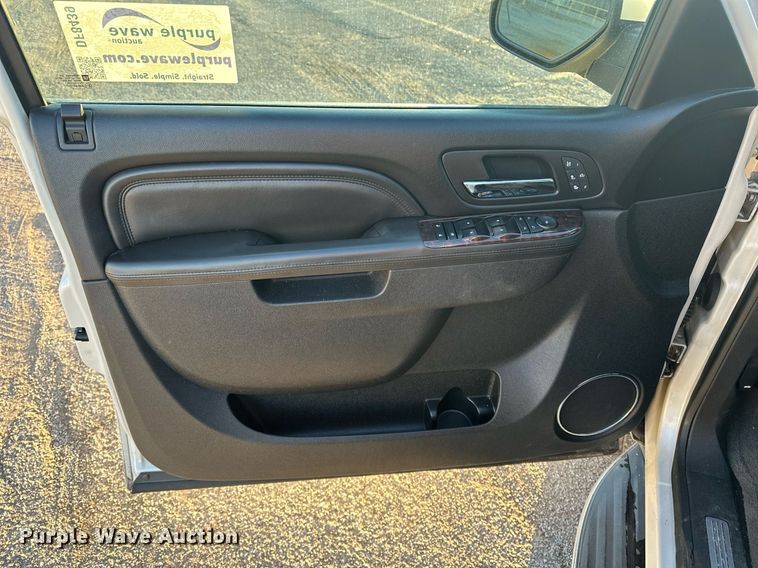 image for item DF8439 2012 GMC Yukon Denali SUV