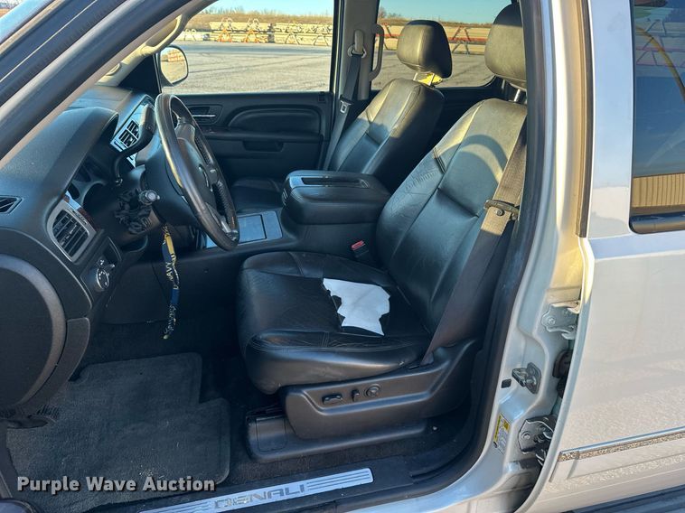 image for item DF8439 2012 GMC Yukon Denali SUV