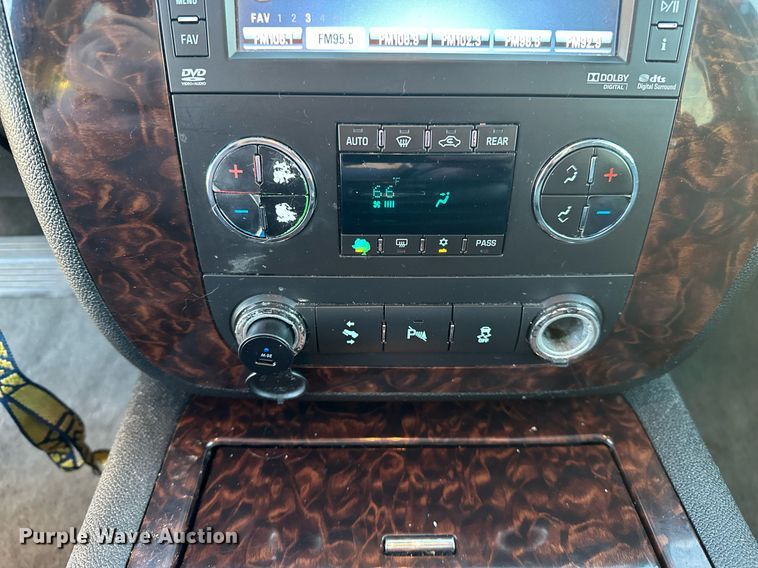 image for item DF8439 2012 GMC Yukon Denali SUV