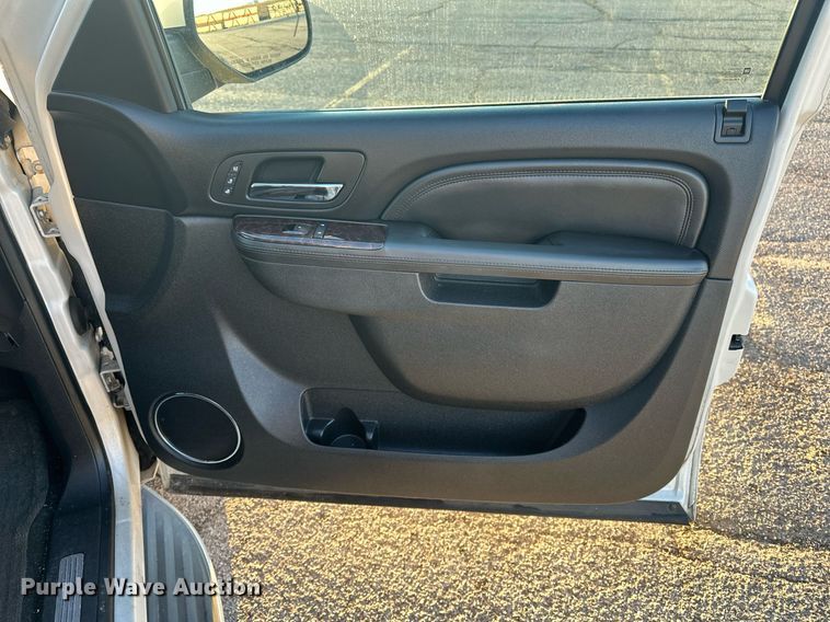 image for item DF8439 2012 GMC Yukon Denali SUV