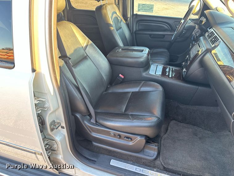 image for item DF8439 2012 GMC Yukon Denali SUV