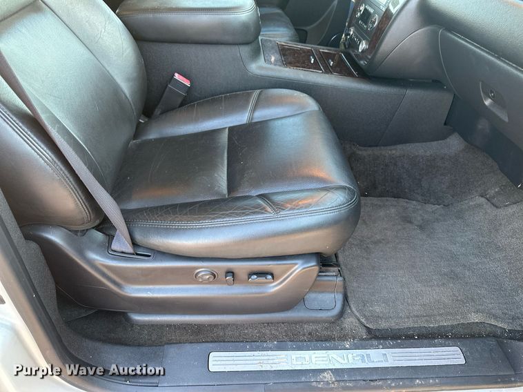 image for item DF8439 2012 GMC Yukon Denali SUV