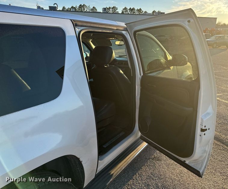 image for item DF8439 2012 GMC Yukon Denali SUV