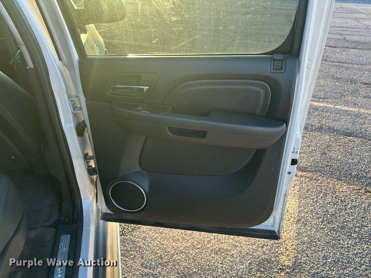 image for item DF8439 2012 GMC Yukon Denali SUV