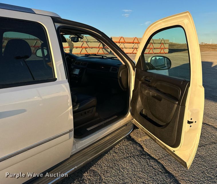 image for item DF8439 2012 GMC Yukon Denali SUV