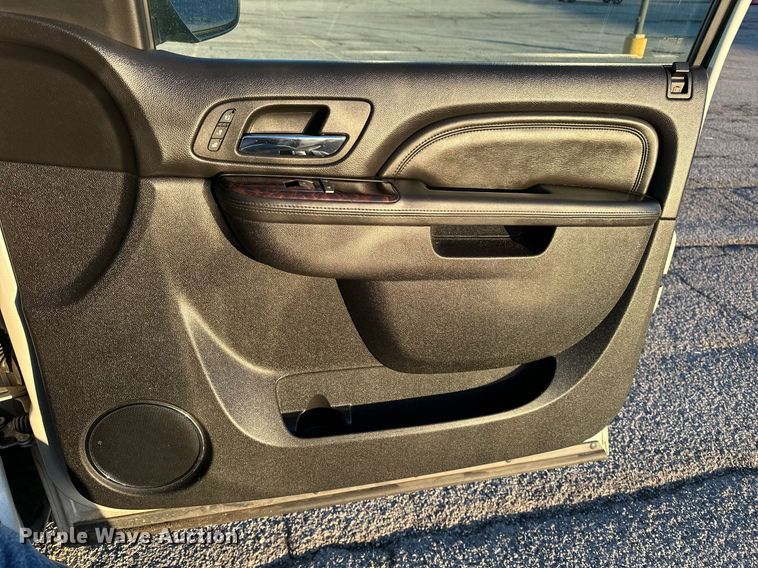 image for item DF8439 2012 GMC Yukon Denali SUV