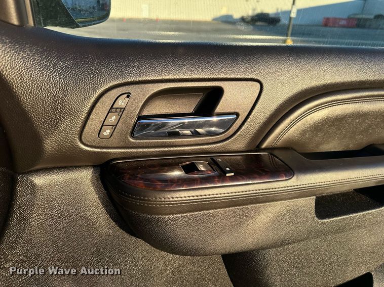 image for item DF8439 2012 GMC Yukon Denali SUV