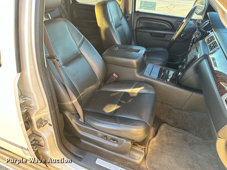 image for item DF8439 2012 GMC Yukon Denali SUV