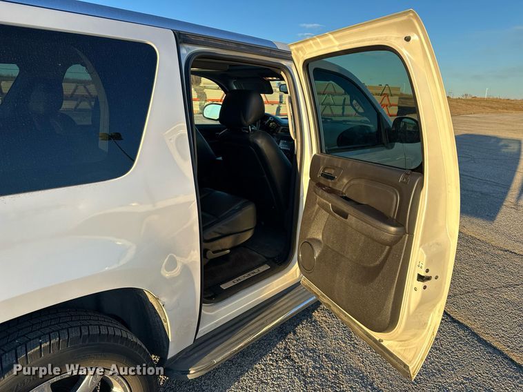 image for item DF8439 2012 GMC Yukon Denali SUV