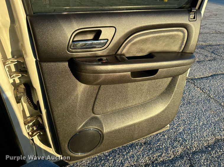 image for item DF8439 2012 GMC Yukon Denali SUV