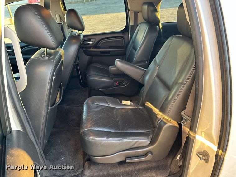 image for item DF8439 2012 GMC Yukon Denali SUV