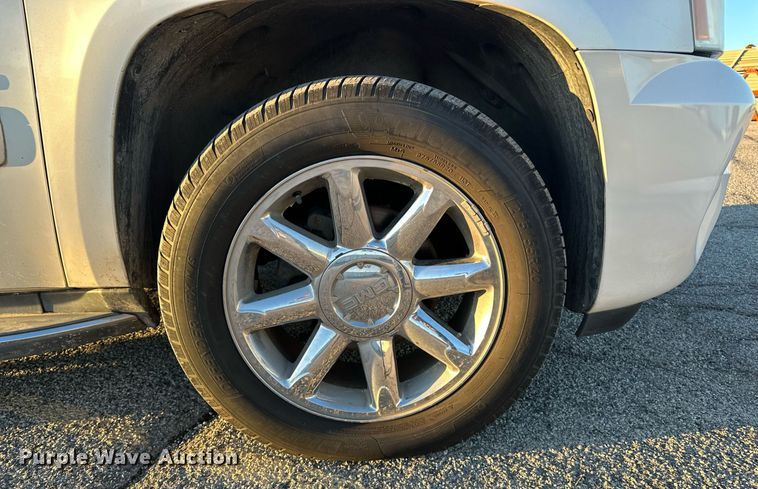 image for item DF8439 2012 GMC Yukon Denali SUV