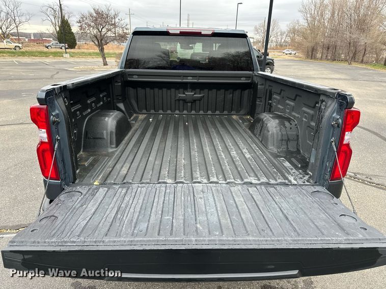 image for item DF8446 2020 Chevrolet Silverado 1500 Crew Cab pickup truck