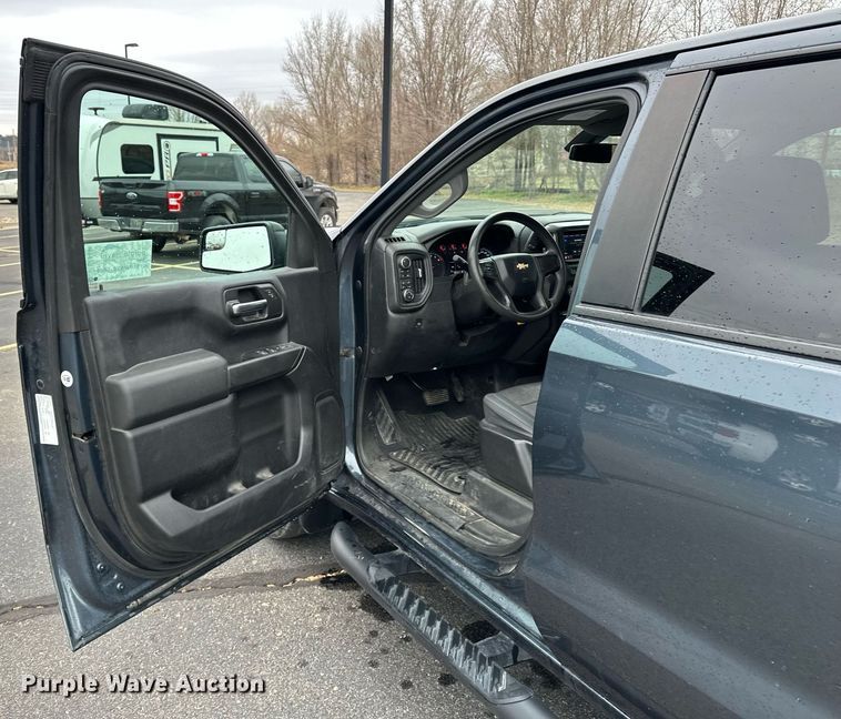 image for item DF8446 2020 Chevrolet Silverado 1500 Crew Cab pickup truck