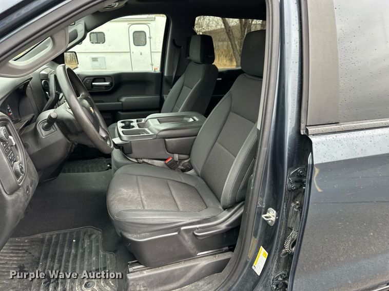 image for item DF8446 2020 Chevrolet Silverado 1500 Crew Cab pickup truck