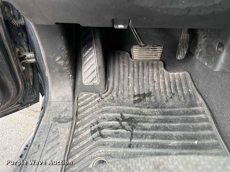 image for item DF8446 2020 Chevrolet Silverado 1500 Crew Cab pickup truck