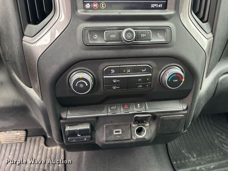 image for item DF8446 2020 Chevrolet Silverado 1500 Crew Cab pickup truck