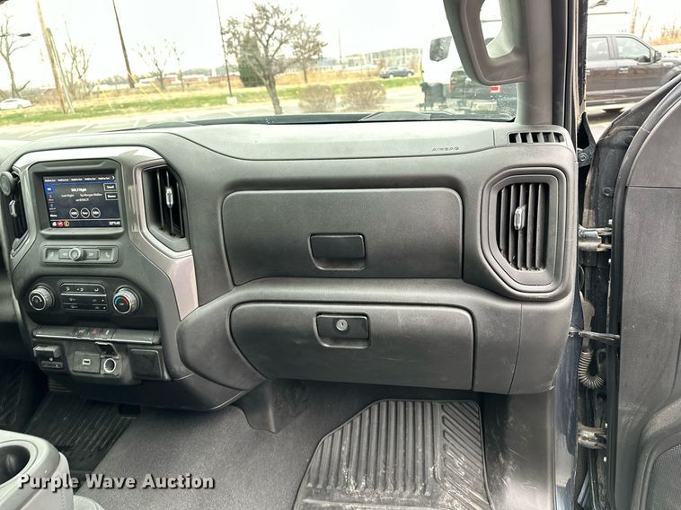 image for item DF8446 2020 Chevrolet Silverado 1500 Crew Cab pickup truck