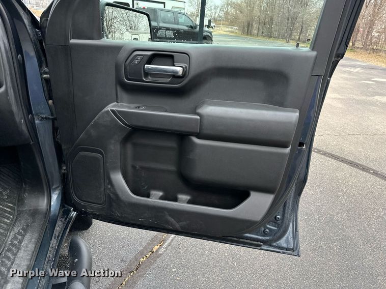 image for item DF8446 2020 Chevrolet Silverado 1500 Crew Cab pickup truck