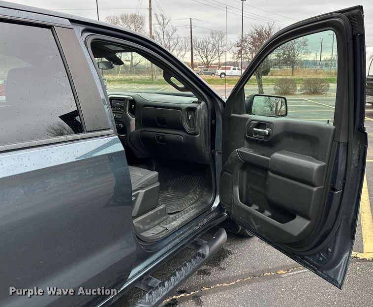 image for item DF8446 2020 Chevrolet Silverado 1500 Crew Cab pickup truck