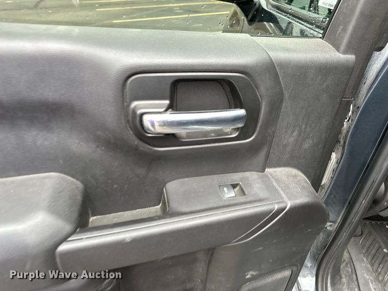 image for item DF8446 2020 Chevrolet Silverado 1500 Crew Cab pickup truck