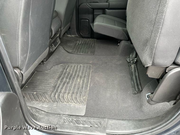 image for item DF8446 2020 Chevrolet Silverado 1500 Crew Cab pickup truck